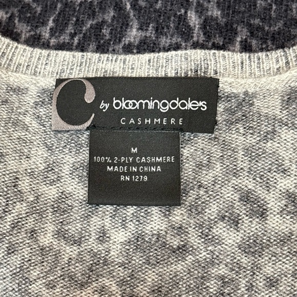Bloomingdale’s 2-ply 100% Cashmere V Neck Animal Print Leopard Sweater Medium - Picture 2 of 12